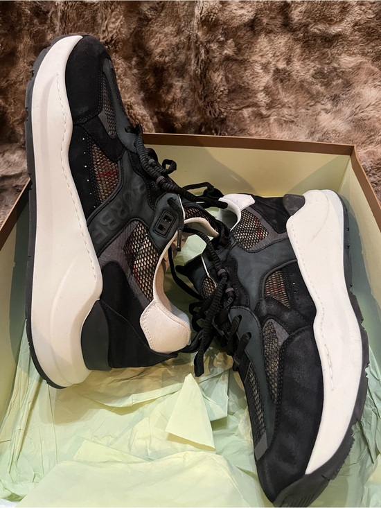 Burberry Box Label with Black and White Sneaker Graphic (make it best offer) main image 7